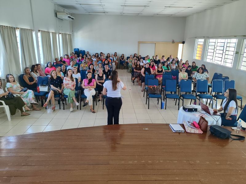 Escolas Especializadas, mantidas pela APAE de Campo Mourão, realizam a abertura do Ano Letivo com Estudo e Planejamento, em 2024.